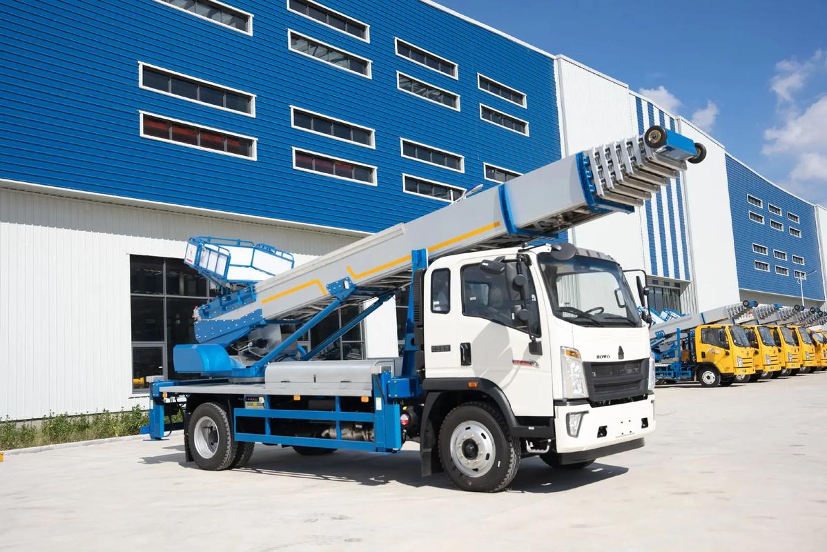 上饶出租云梯车高空作业车 建筑垃圾搬运